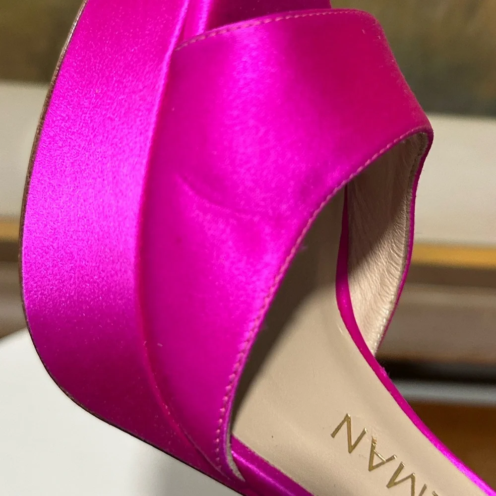 🌹STUART WEITZMAN🌹 Disco Platform Sandals In Bright Pink Size: 6B